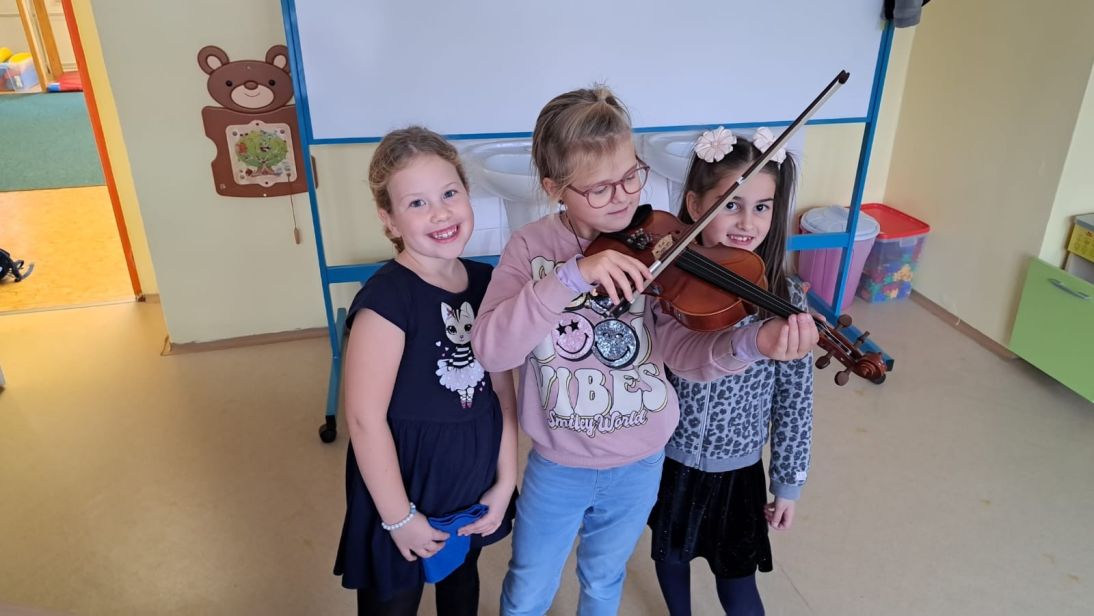 14ef94a1-6678-49e0-8b01-9e8f0455bd5a