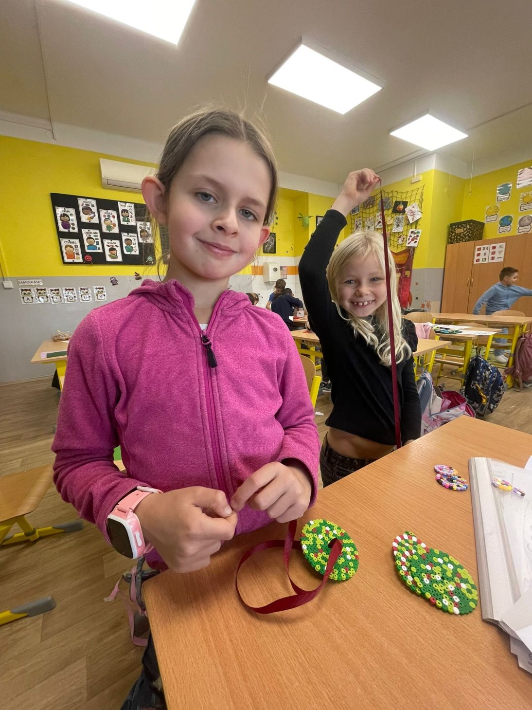 ad718757-9cdc-4945-a787-432bf955e10f ad718757-9cdc-4945-a787-432bf955e10f