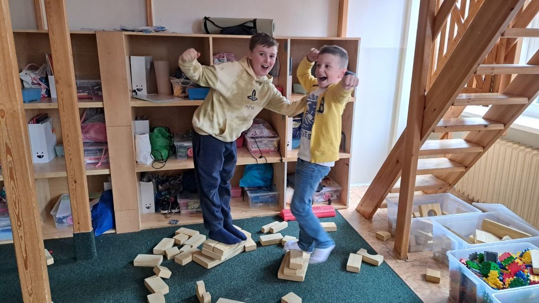 af9ec869-b755-4d2a-bc7e-c5a3bc1cf74a