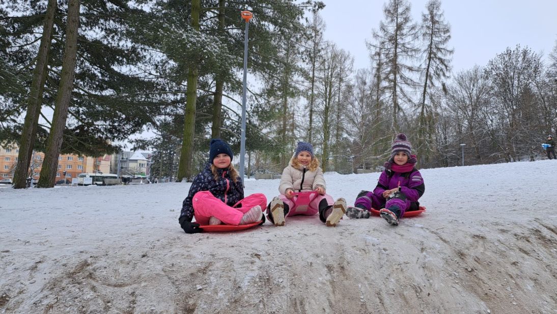 b6082336-5759-4d4f-9409-69de8745d8ce