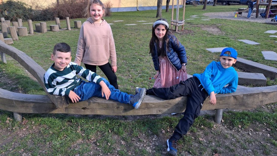 cb4312a4-8d53-45ab-9d73-abbeb9f0ad27