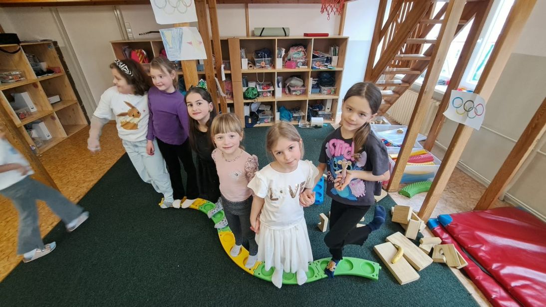 fc13dbe3-420a-466d-a8b2-f37028b54cd9 fc13dbe3-420a-466d-a8b2-f37028b54cd9